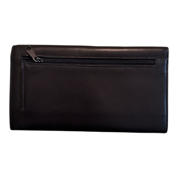 Sleek Black Leather Wallet - Picture 2 of 3